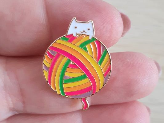 Fun Yarn Ball And Cat Pin Badge