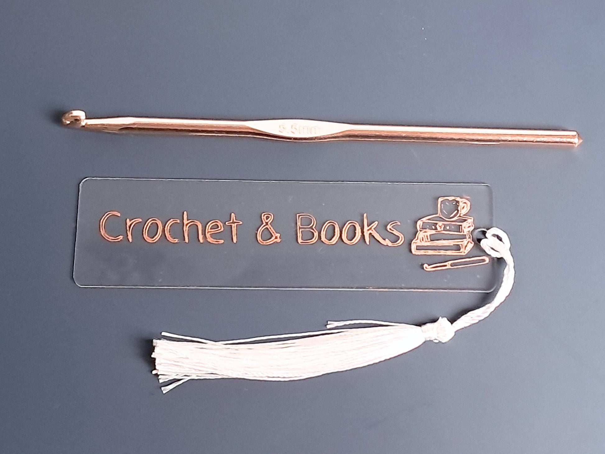Crochet & Books Bookmark