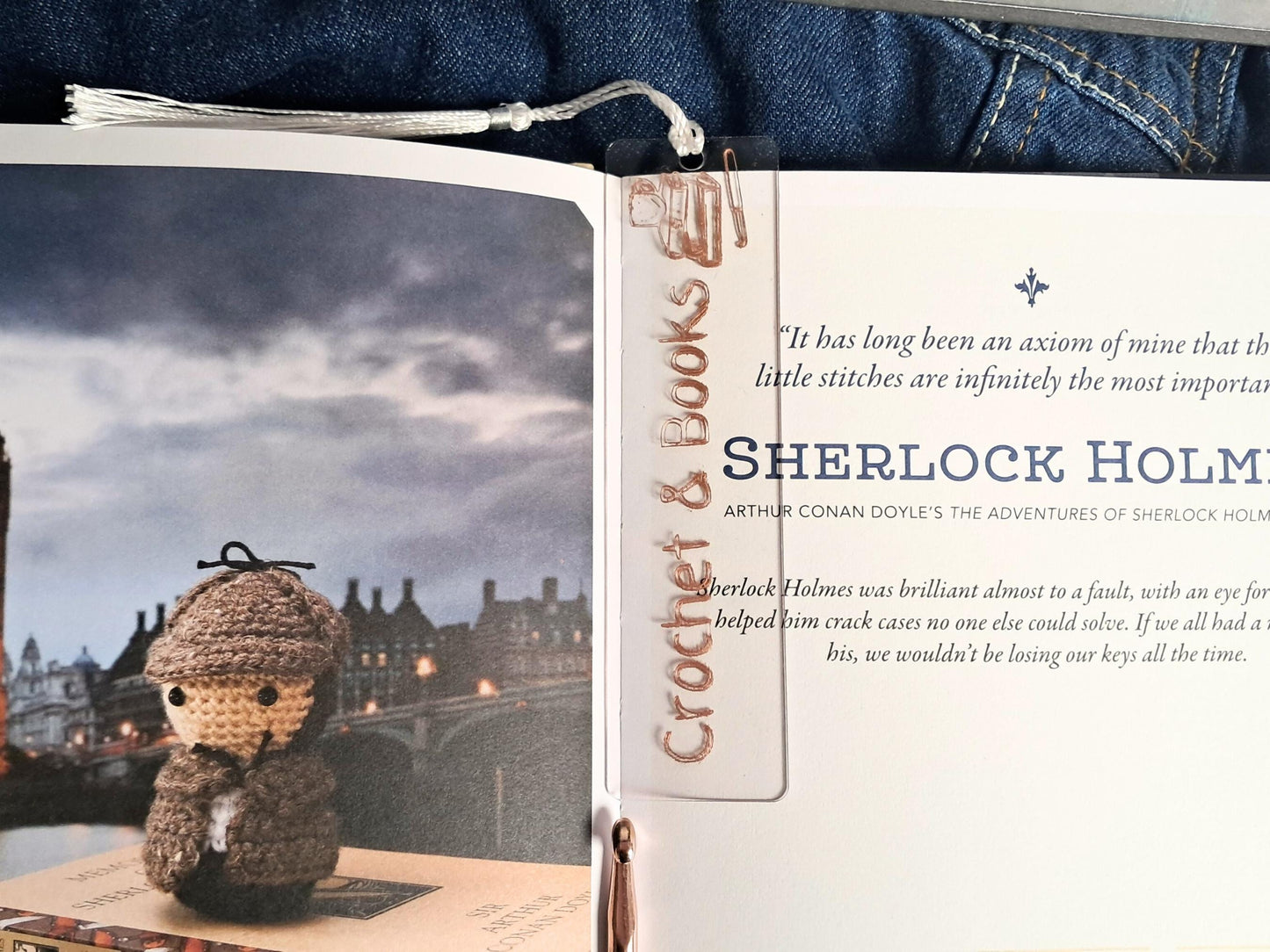 Crochet & Books Bookmark