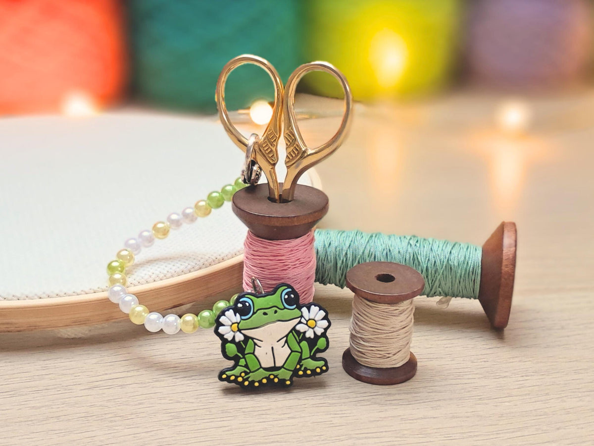 Frog Scissor Fob with Protection Bead