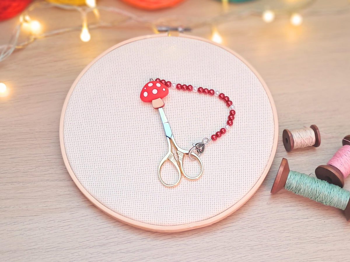 Toadstool Scissor Fob with Scissor Protection