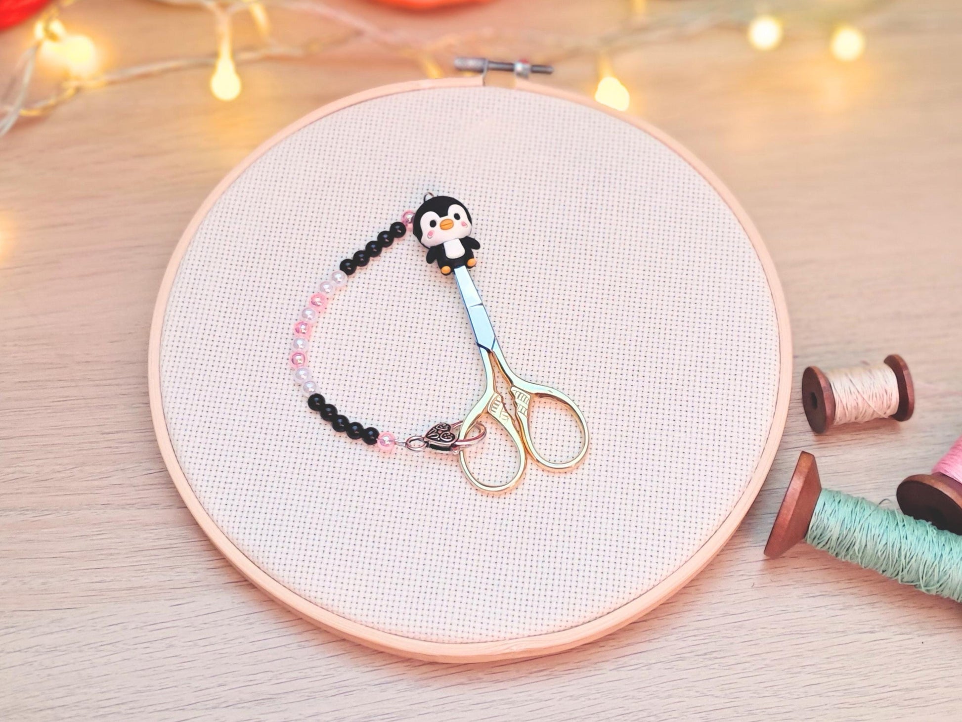Penguin Scissor Fob with Protection Bead