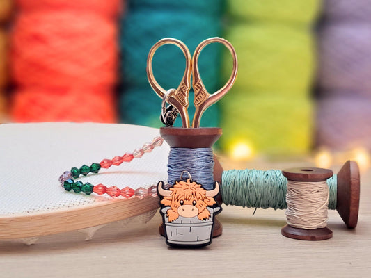 Highland Cow Scissor Fob with Protection Bead