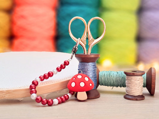 Toadstool Scissor Fob with Scissor Protection