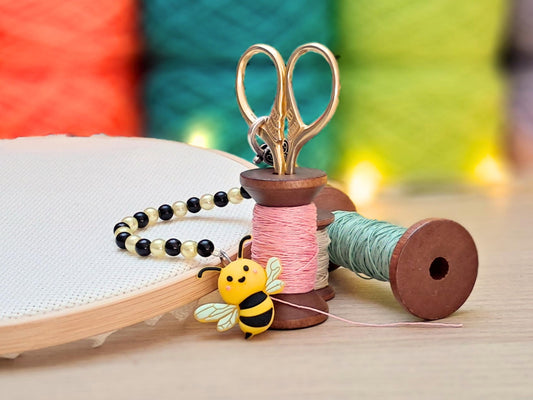 Kawaii Bee Scissor Fob with Scissor Protection