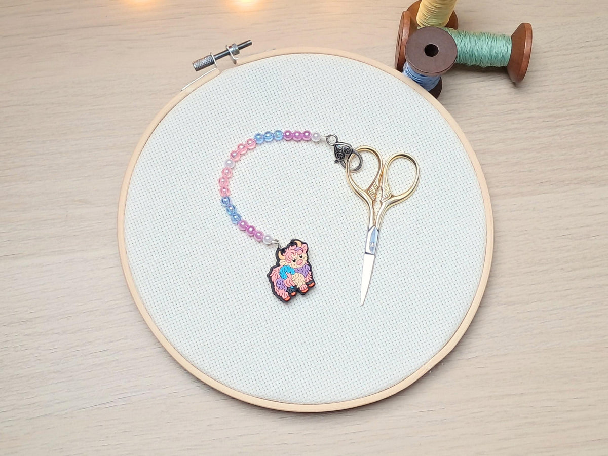 Highland Cow Scissor Fob and Protection Bead, Rainbow Coo Safety Scissor Keeper, Embroidery Sewing Crochet Knitting Notion, Project Bag Tool