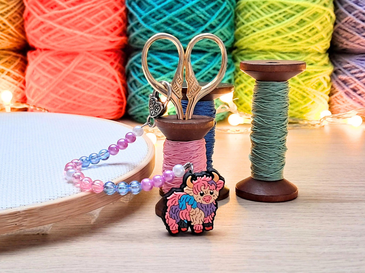 Highland Cow Scissor Fob and Protection Bead, Rainbow Coo Safety Scissor Keeper, Embroidery Sewing Crochet Knitting Notion, Project Bag Tool
