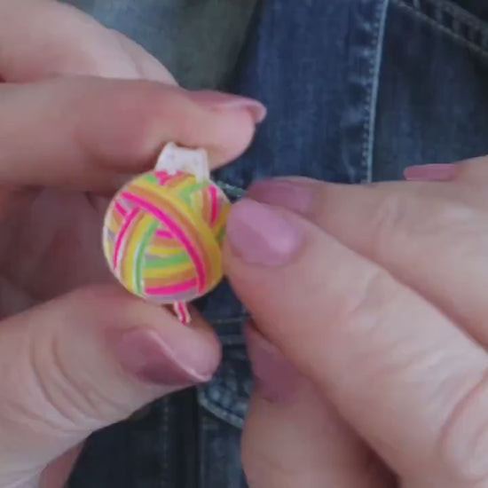 Fun Yarn Ball And Cat Pin Badge
