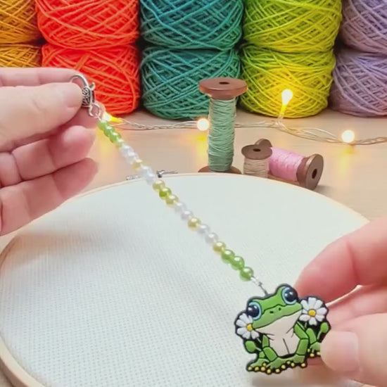 Frog Scissor Fob with Protection Bead
